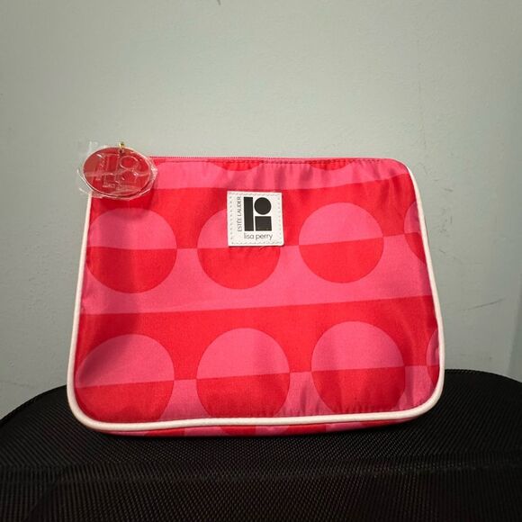 Estee Lauder x Lisa Perry Limited-Edition Pink Two-Tone Large Makeup Bag - Picture 2 of 6